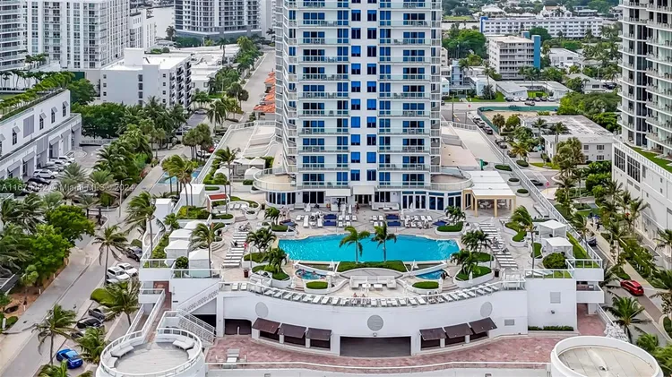 Hilton Q Club #1413 image #14