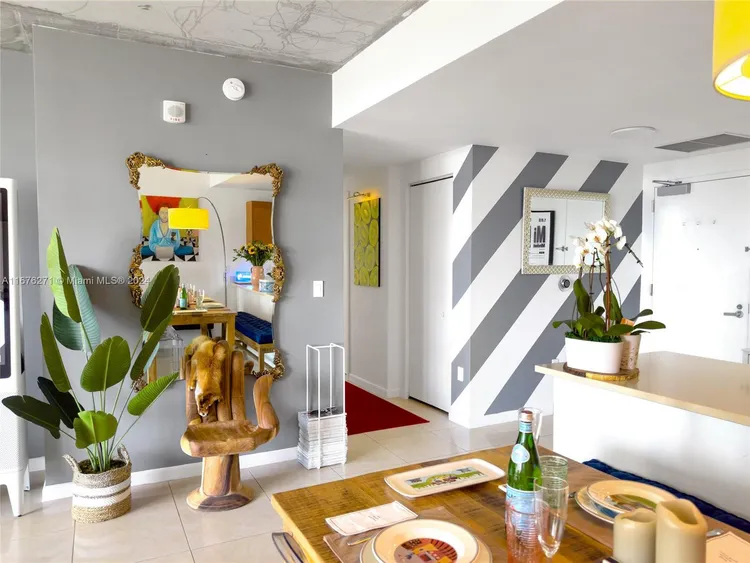 Midblock Condominium #718 image #11