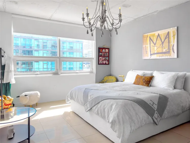 Midblock Condominium #718 image #15