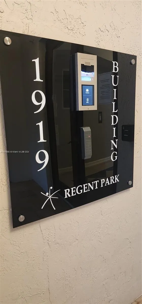 Regent Park #612A image #10