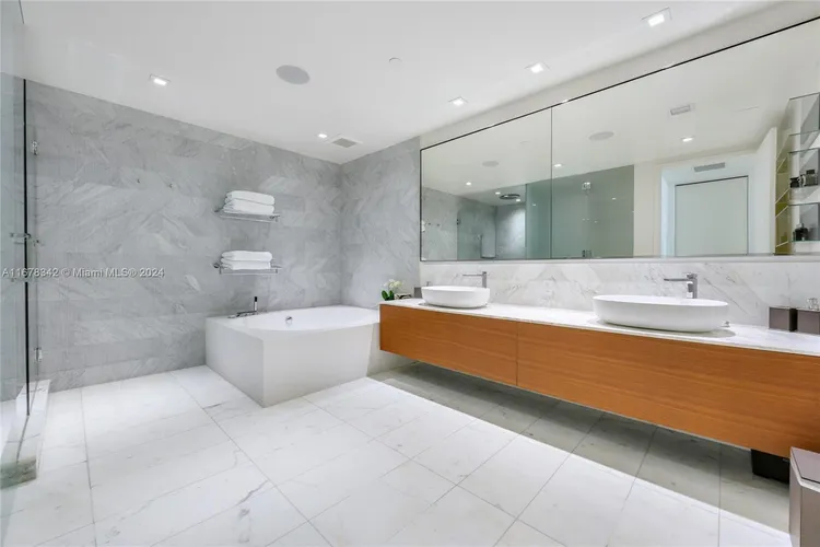 Oceana Bal Harbour #2306 image #13