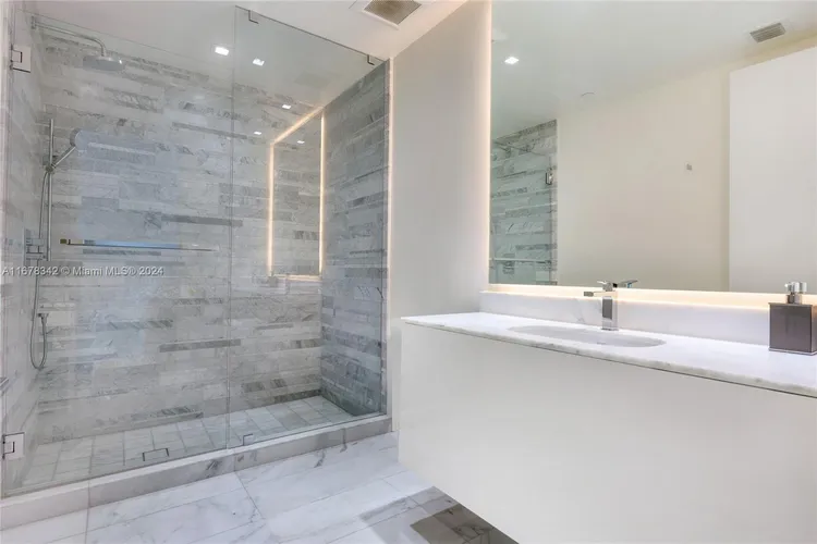Oceana Bal Harbour #2306 image #15