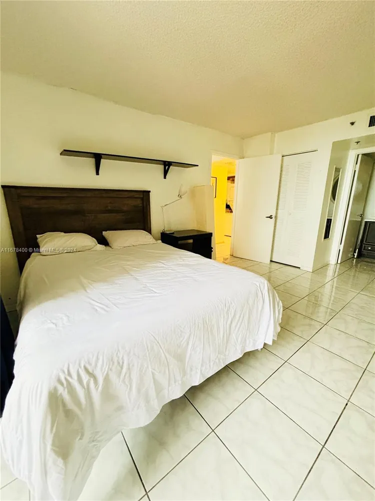 Brickell Key II #1001 image #14