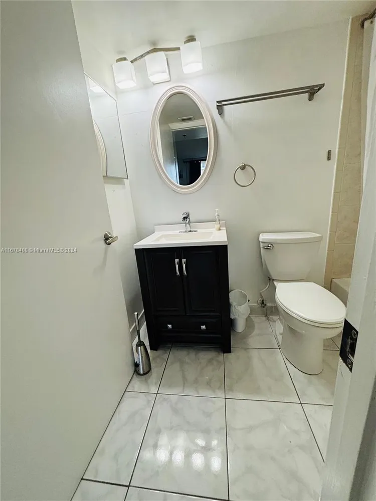 Brickell Key II #1001 image #16