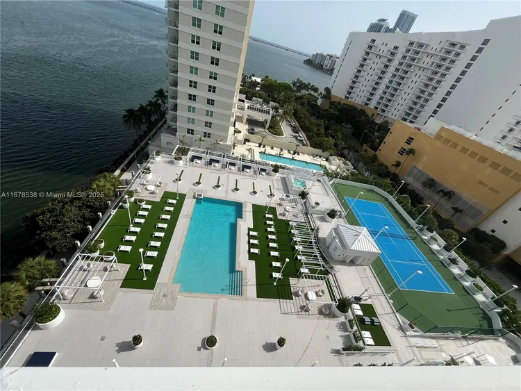 Isola #1414 image #17