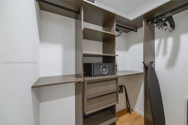 The Elser Hotel & Residences #2007 image #9