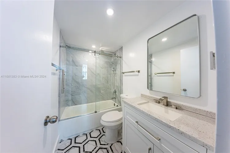 Four Ambassadors #1450 image #18