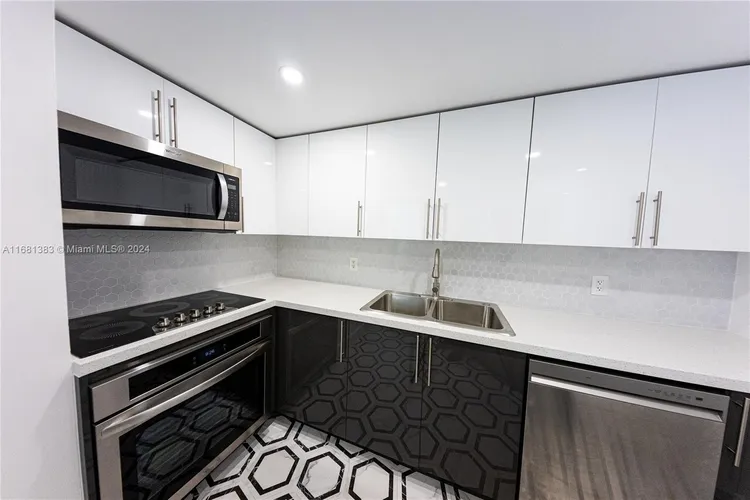 Four Ambassadors #1450 image #21