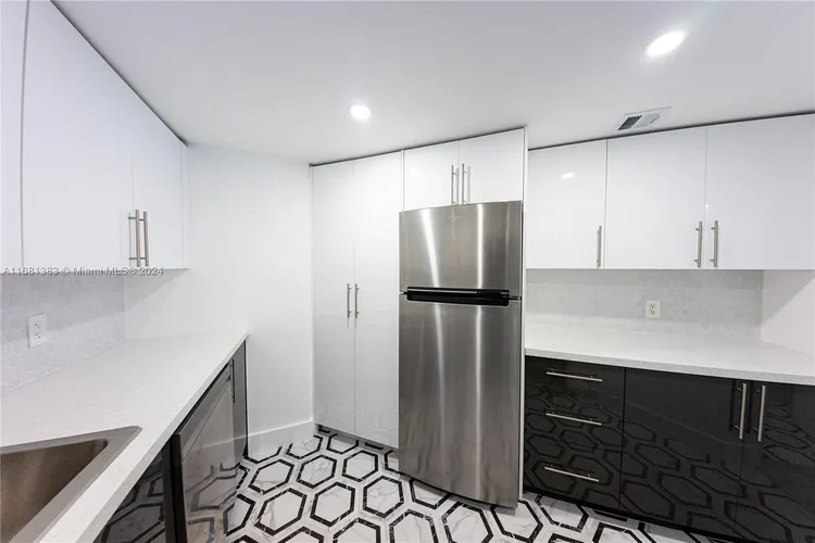 Four Ambassadors #1450 image #22