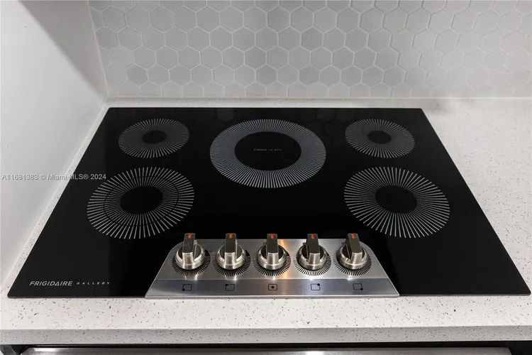 Four Ambassadors #1450 image #24