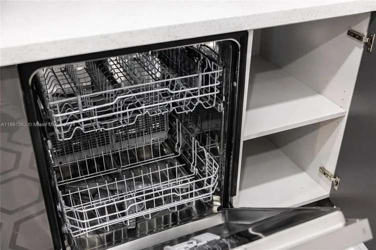 Four Ambassadors #1450 image #27