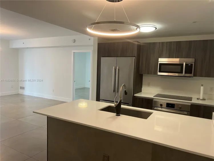 Aria on the Bay #1011 image #10