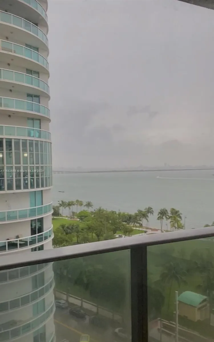 Aria on the Bay #1011 image #9