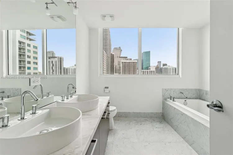 Vizcayne North Tower #2203 image #38