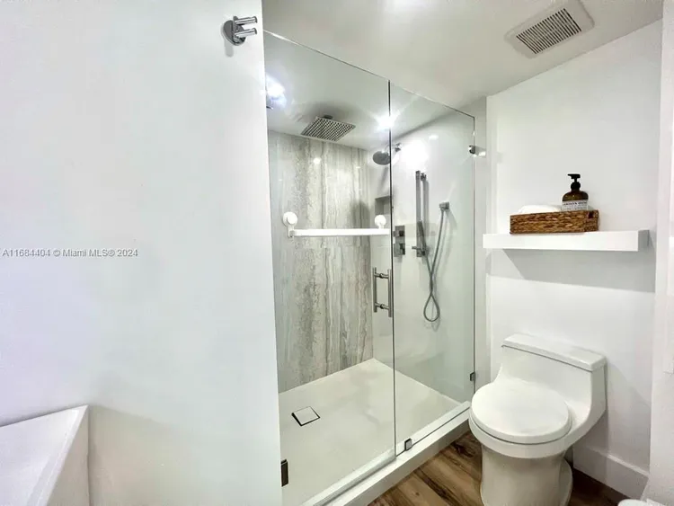 The Mark #1709 image #20