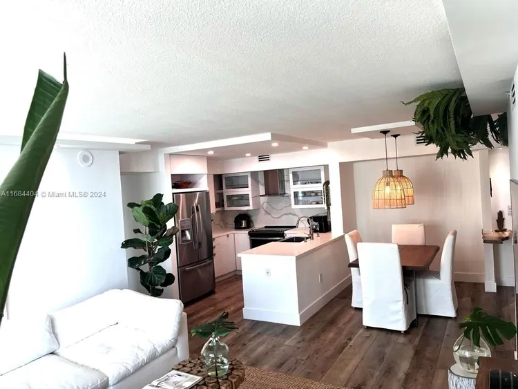 The Mark #1709 image #6