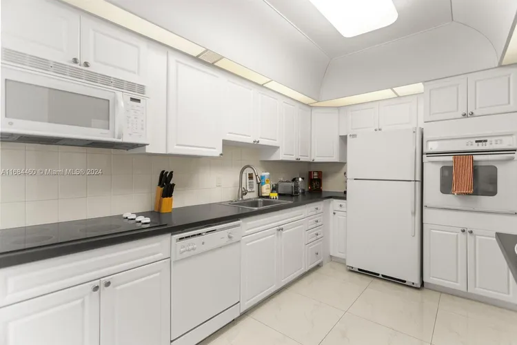 The Tides On Hollywood Beach #15H image #34