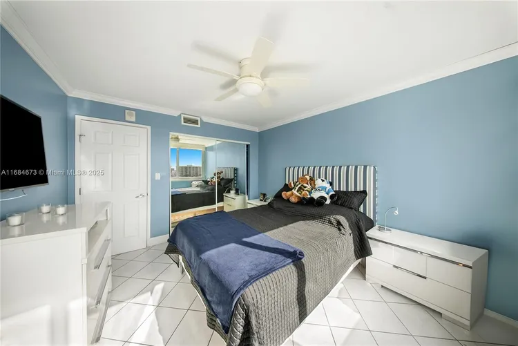 Burleigh House #1215 image #11