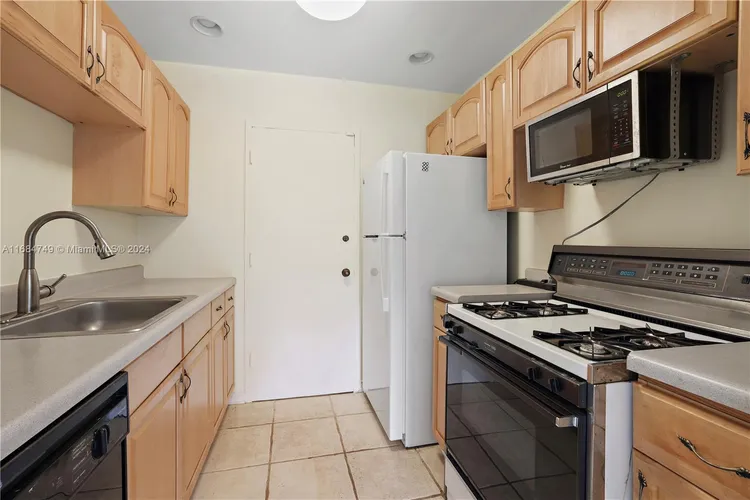 Villa Capri #322 image #17