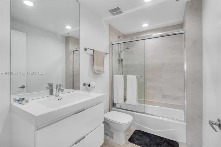 Marina Palms Yacht Club and Residences North Tower #304 image #30