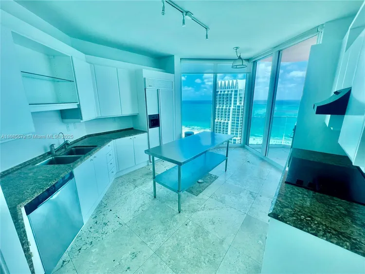Portofino Tower #3601 image #9