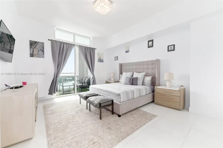 360 Condo #1209 image #16