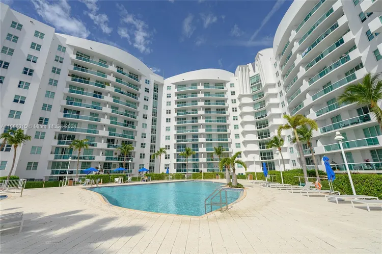 360 Condo #1209 image #21