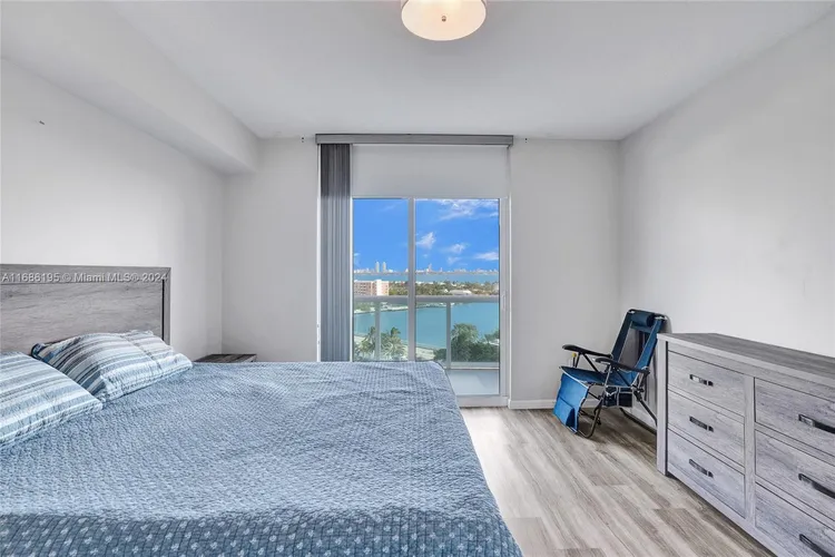 360 Condo #1113 image #31