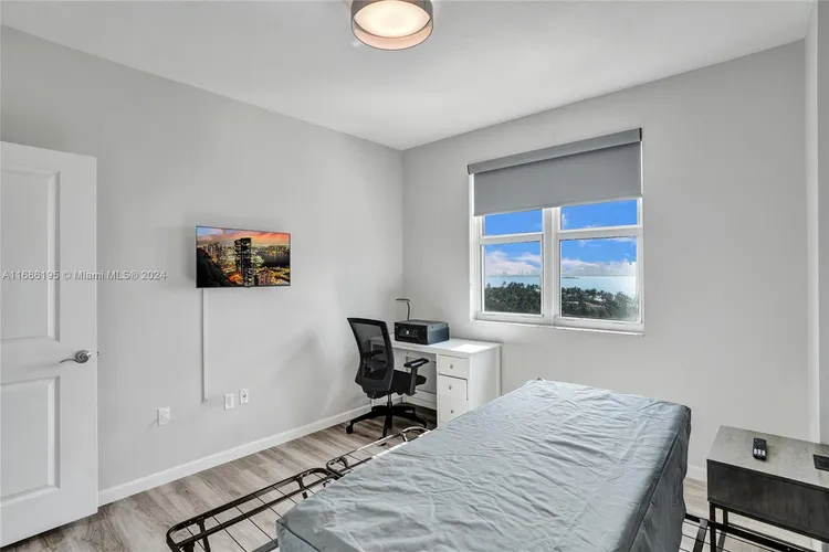 360 Condo #1113 image #35