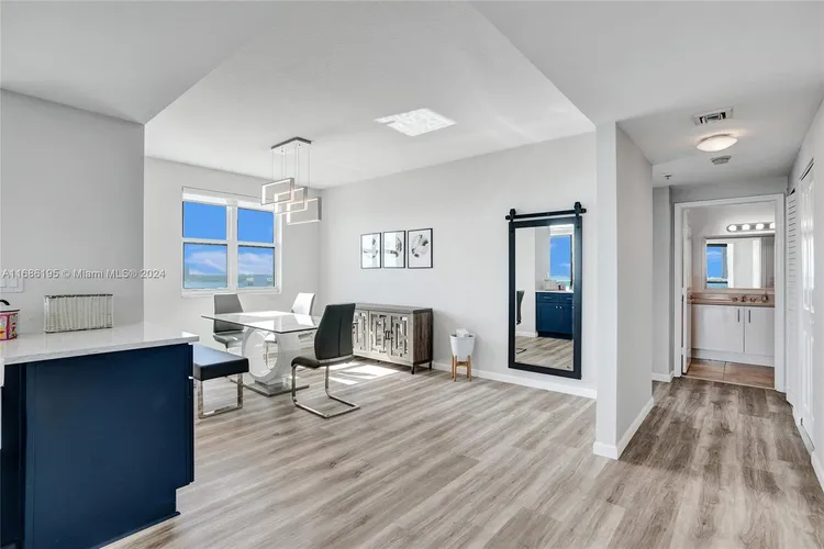 360 Condo #1113 image #9