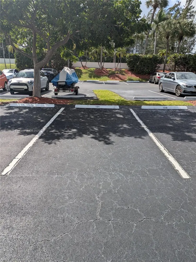 Anchor Bay Club #109 image #10