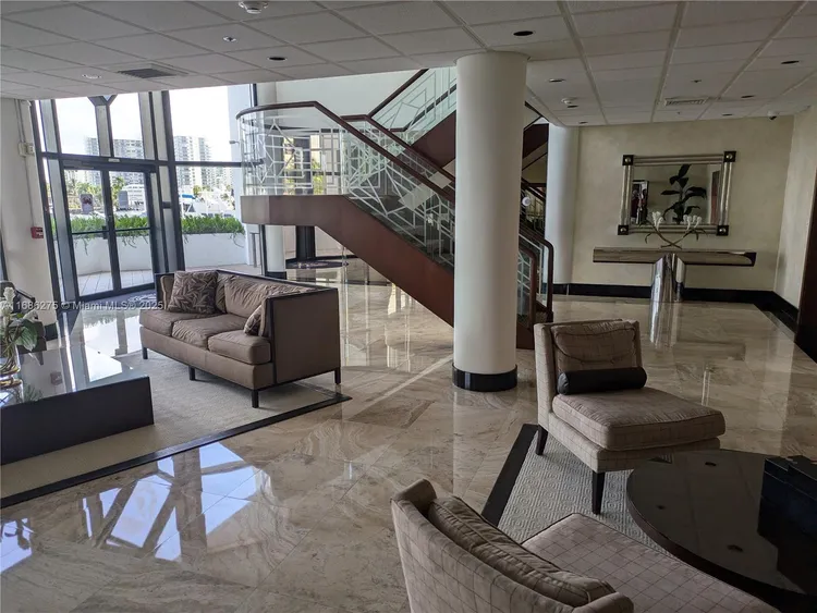 Anchor Bay Club #109 image #21