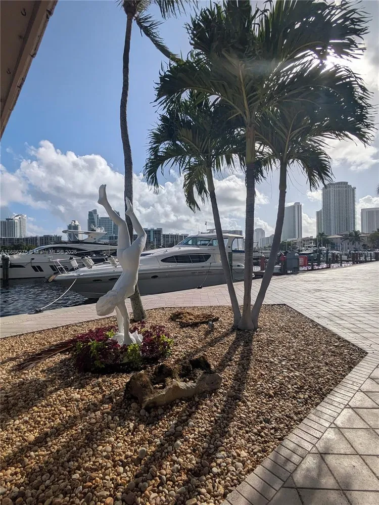 Anchor Bay Club #109 image #28