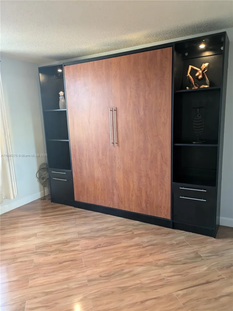 Anchor Bay Club #109 image #63