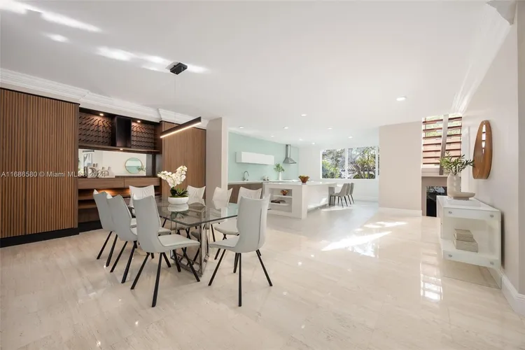 L Hermitage #20 image #10