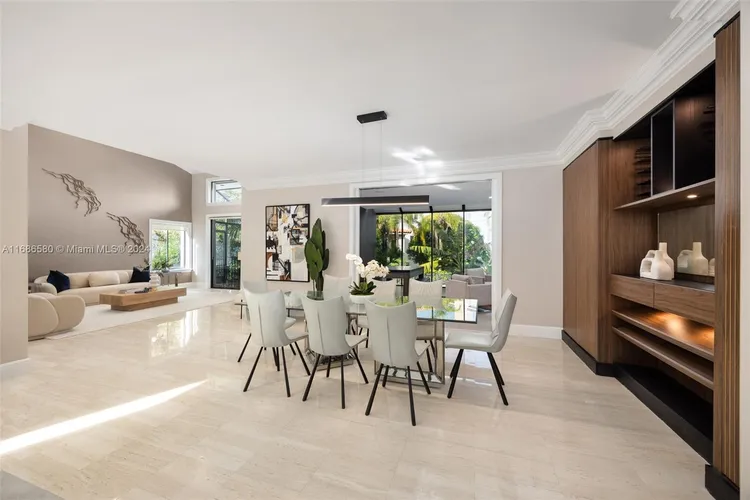 L Hermitage #20 image #11