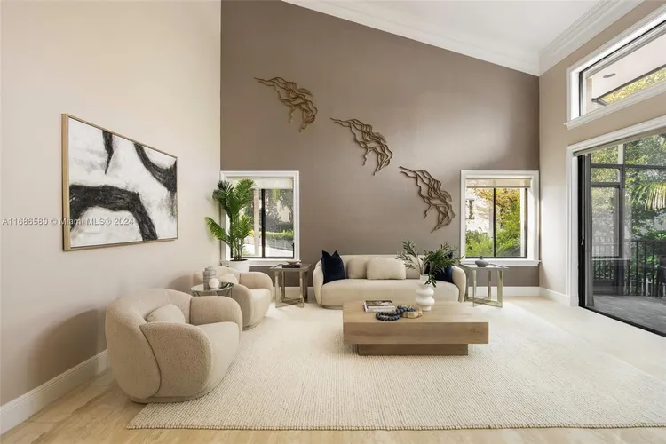 L Hermitage #20 image #13