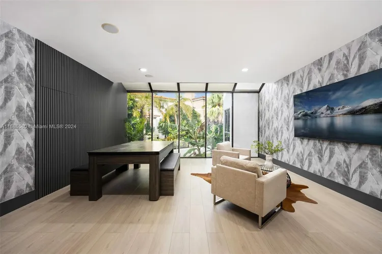 L Hermitage #20 image #16