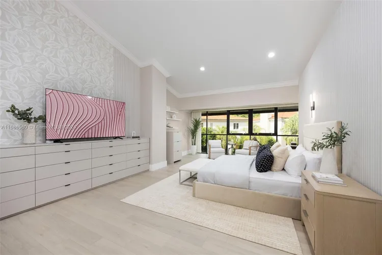 L Hermitage #20 image #18