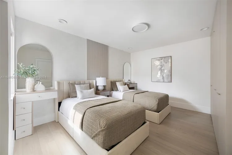 L Hermitage #20 image #21