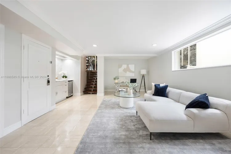 L Hermitage #20 image #22