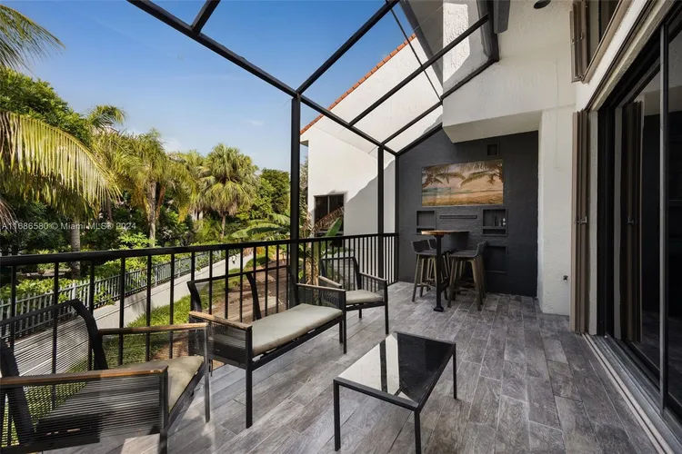 L Hermitage #20 image #26