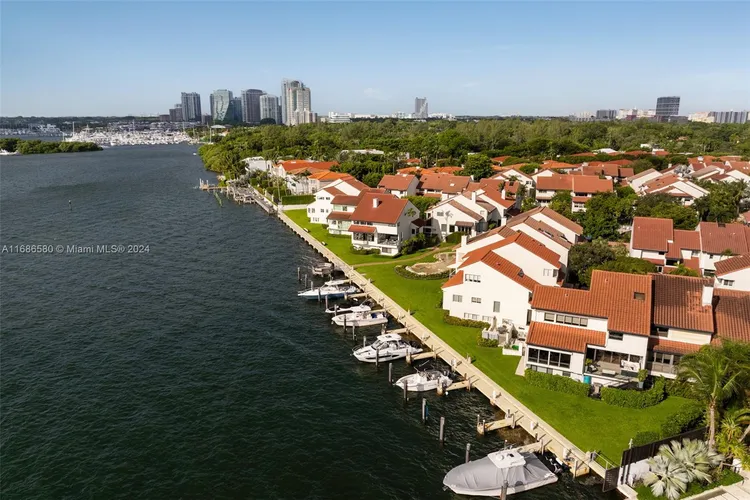 L Hermitage #20 image #34