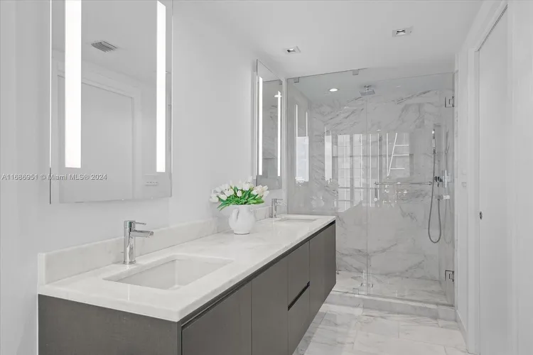 Echo Brickell #2205 image #14