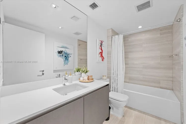 Echo Brickell #2205 image #17