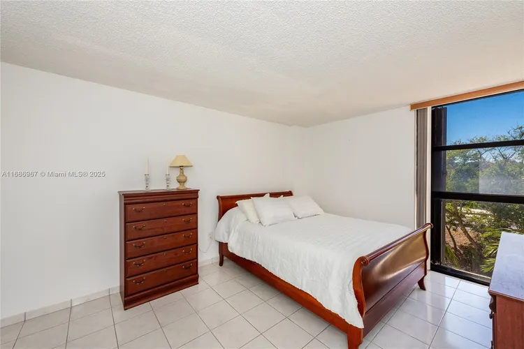 Brickell Park #409 image #11