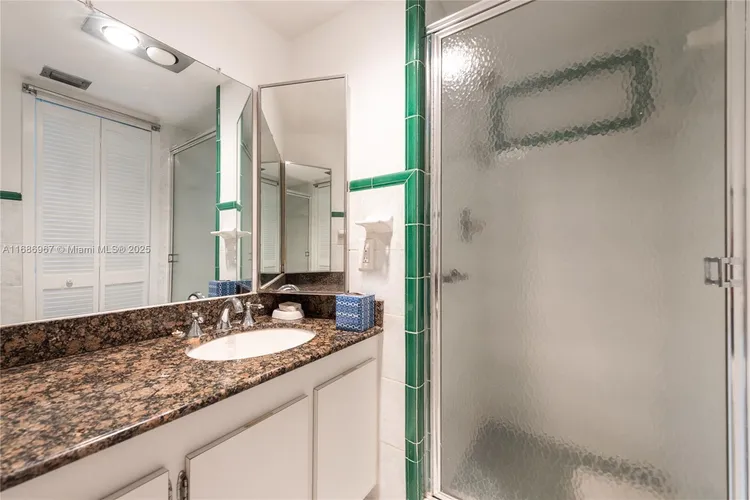 Brickell Park #409 image #14