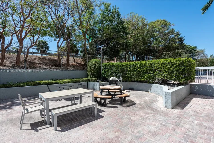 Brickell Park #409 image #22