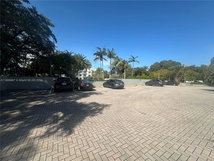 Brickell Park #409 image #25