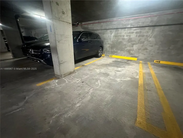 Brickell Park #409 image #32